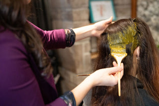 Trouver un salon de coiffure pour une teinture naturelle : Ce qu’il faut savoir